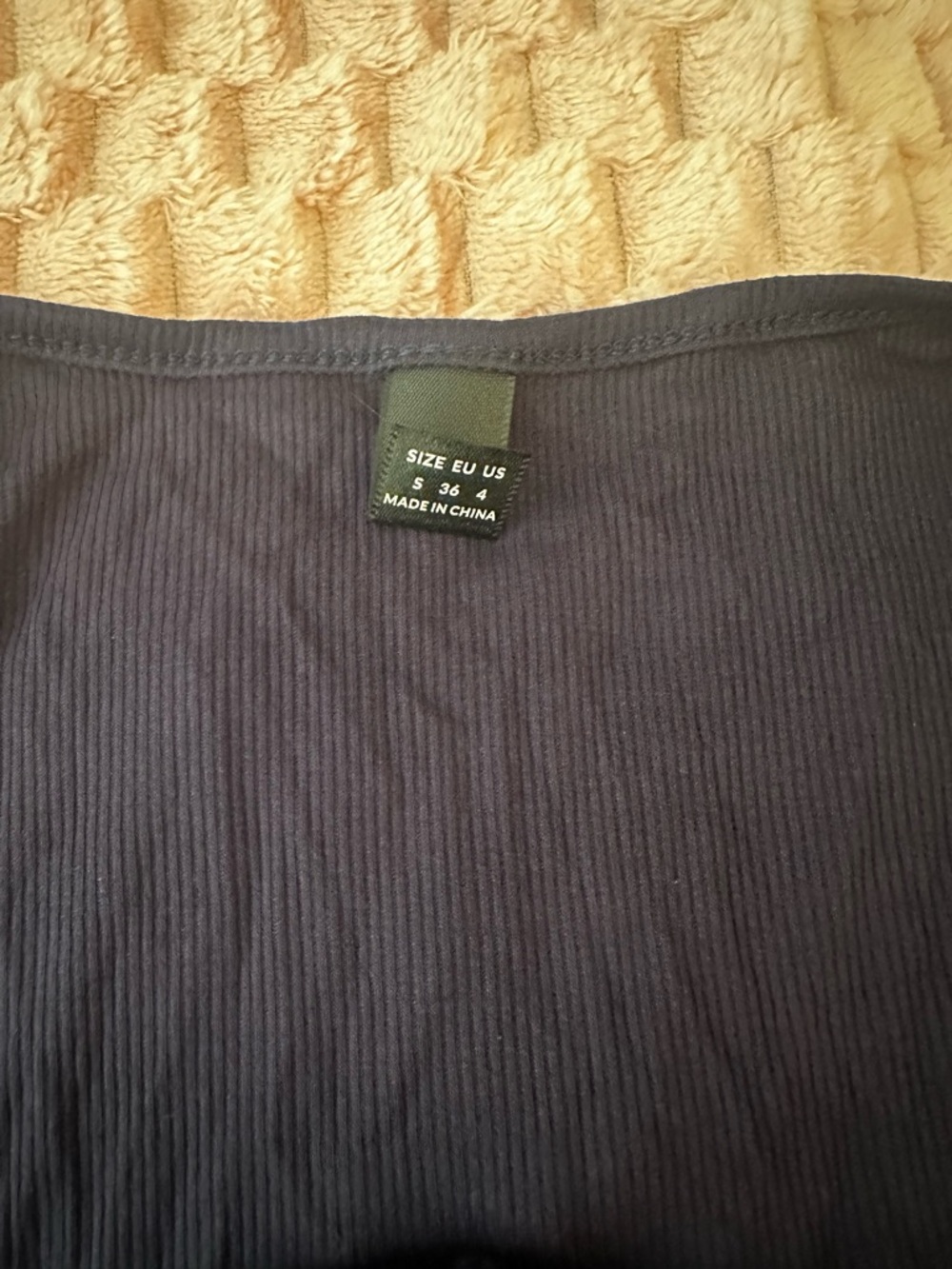 Women's Navy Button-Front Ribbed Tank Top - Picture 2 of 5